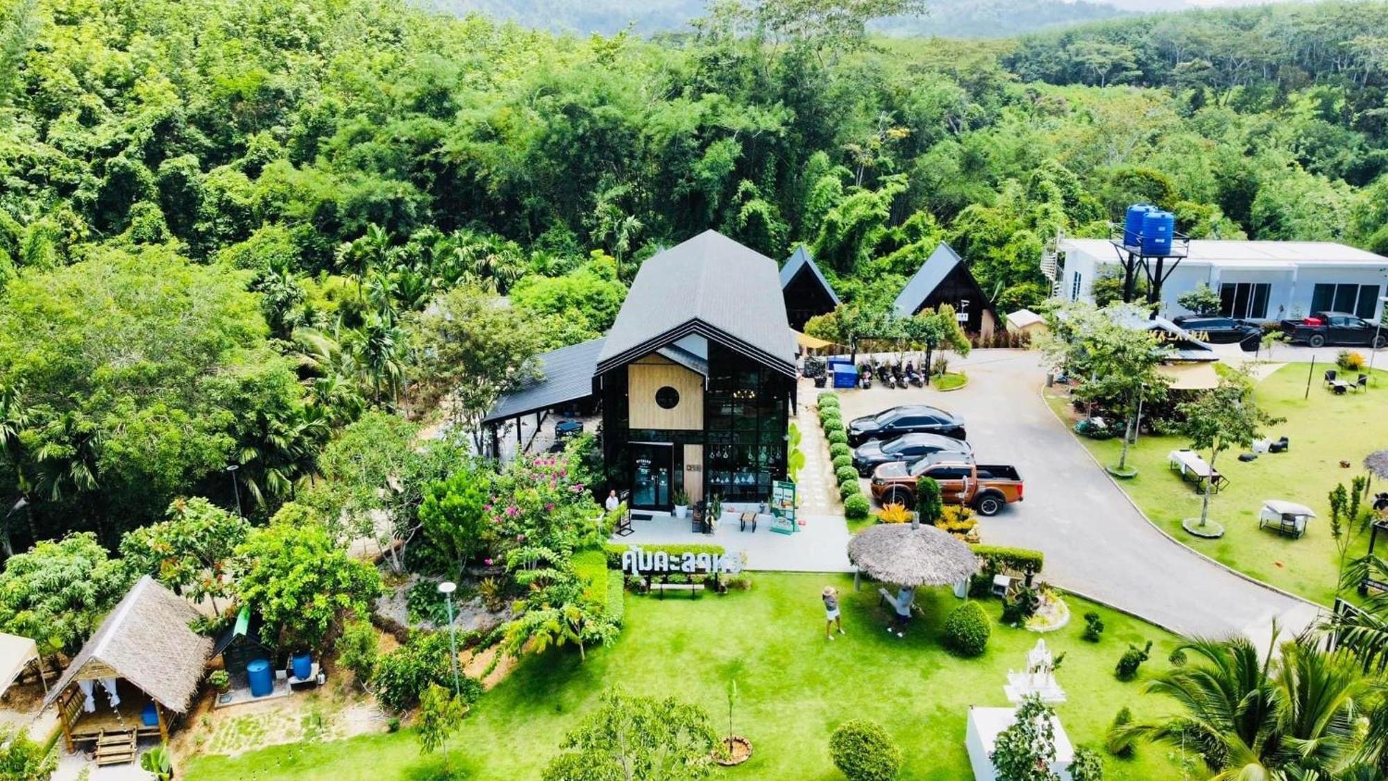 คุ้มกะลาหัวฟาร์มสเตย์ Ban Pha Saeng Lang Exterior photo
